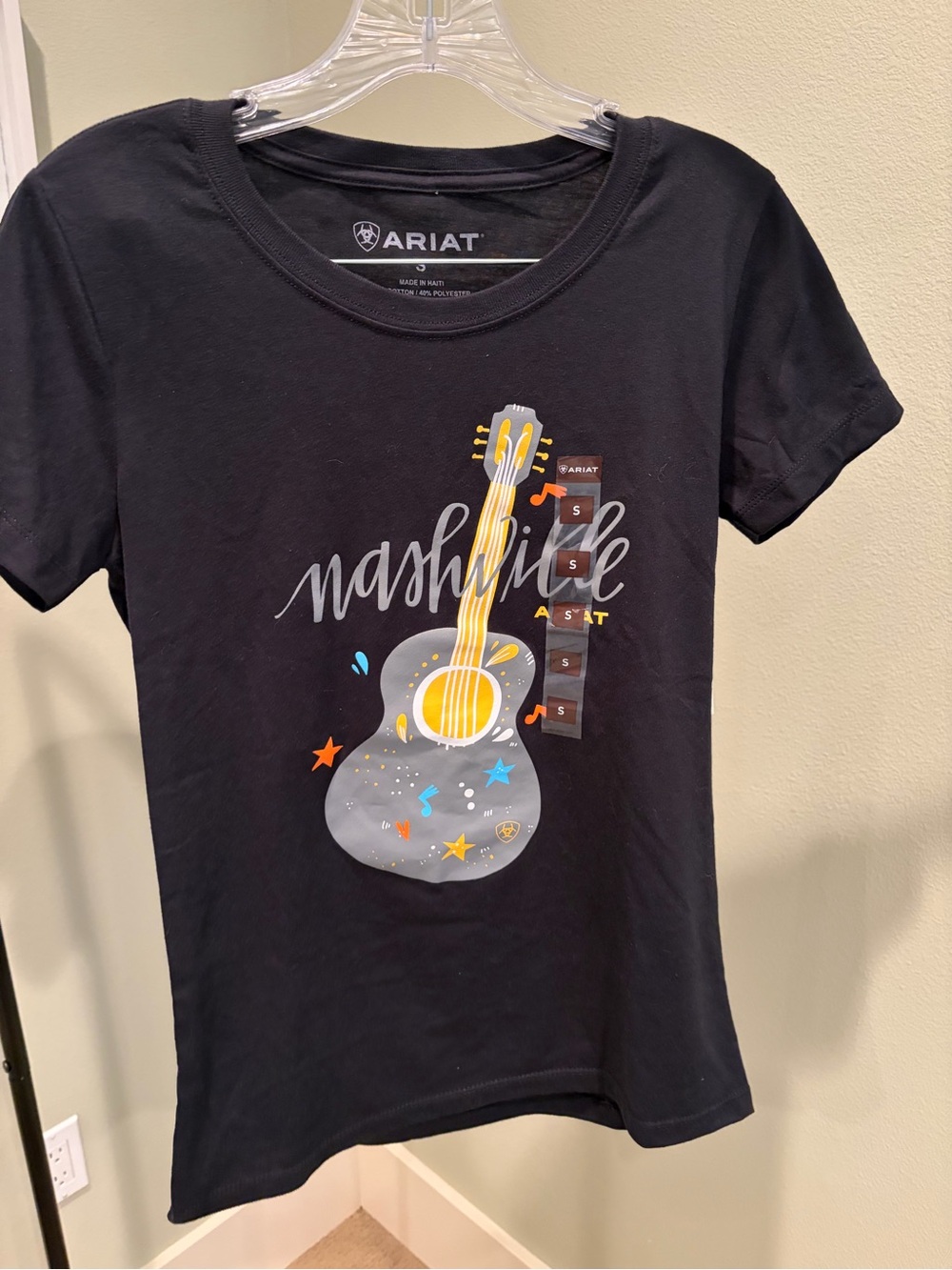 Ariat Women’s Small Black Nashville Guitar Graphic Tee